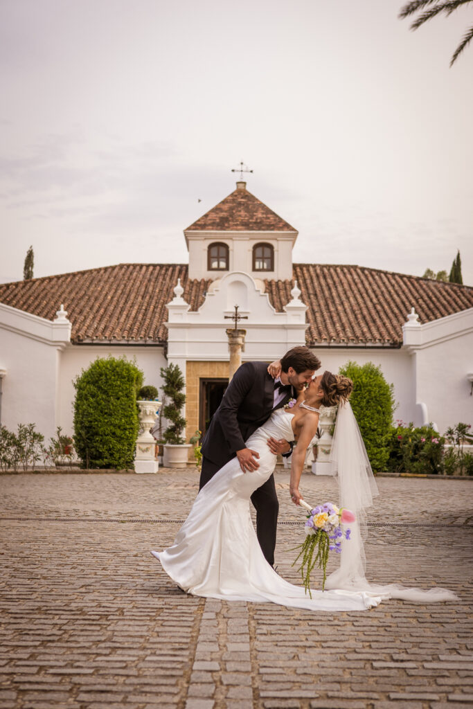 Couple photos at Finca Monasterio