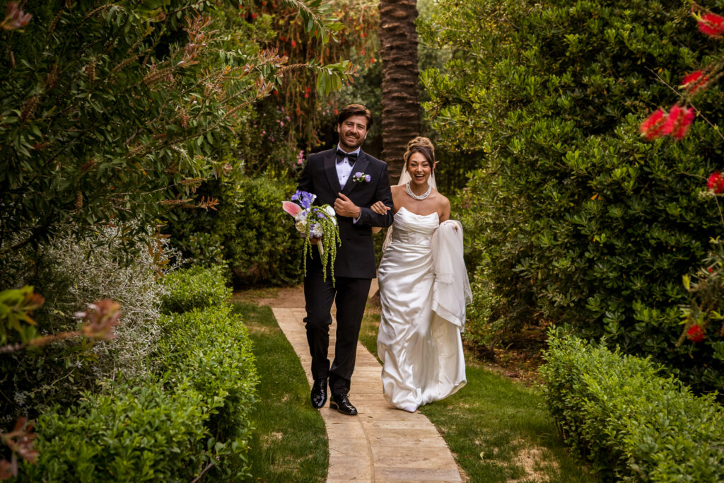 Couple photos in the gardens of Finca Monasterio